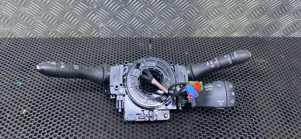 переключатель подрулевой (стрекоза) Renault Megane 4 поколение (2016 - 2020), 255678341R - фото №1