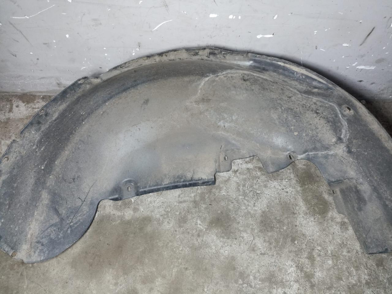 защита арок задняя правая (подкрылок) Volkswagen Touareg 1 поколение 2007, 7L6810972A - фото №1