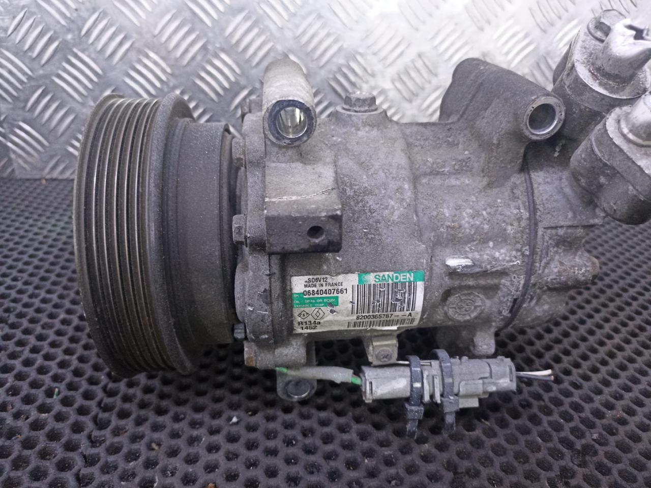 компрессор кондиционера Renault Kangoo 2 поколение 2009, 8200365787 - фото №1