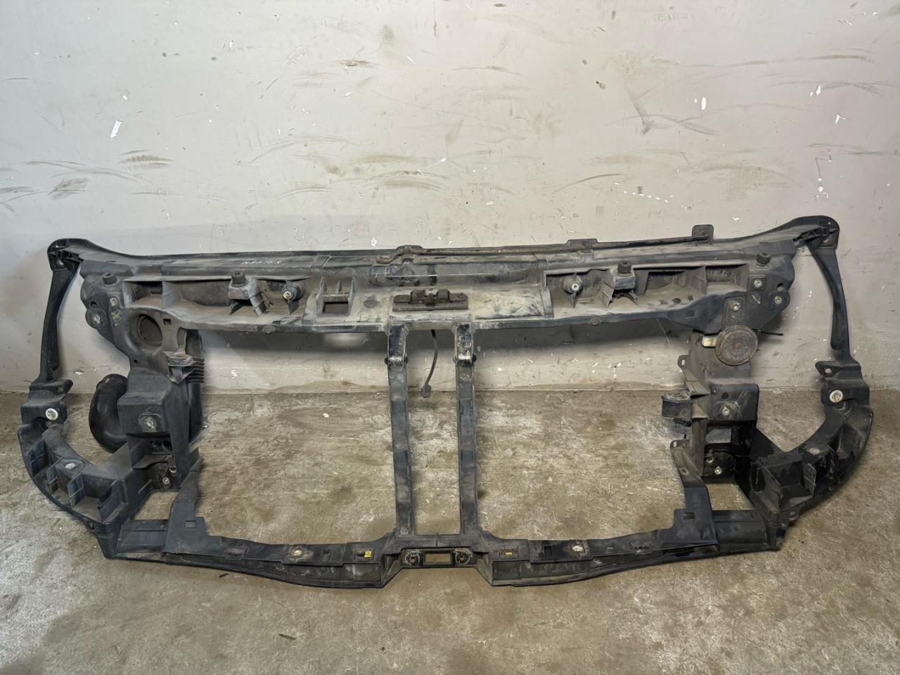 передняя панель крепления облицовки (телевизор) Renault Master 3 поколение 2013, 2.3 л., M9T 670, дизель, 8200657209 - фото №1