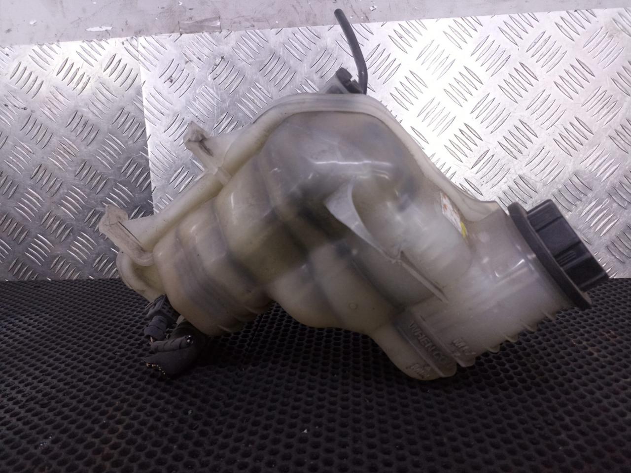 бачок расширительный Land Rover Range Rover Sport 2 поколение 2016, YC158B099AA, CPLA8A080AA - фото №1