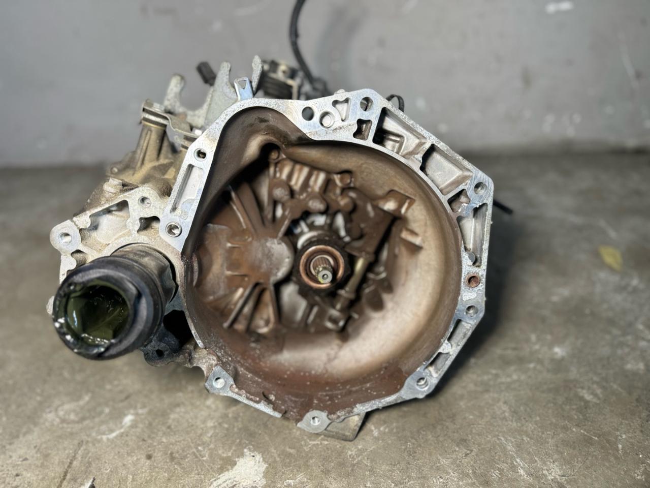 КПП механическая (МКПП) Suzuki Swift 4 поколение 2013, 1.2 л., K12B, бензин, 2103735ZP0 - фото №1