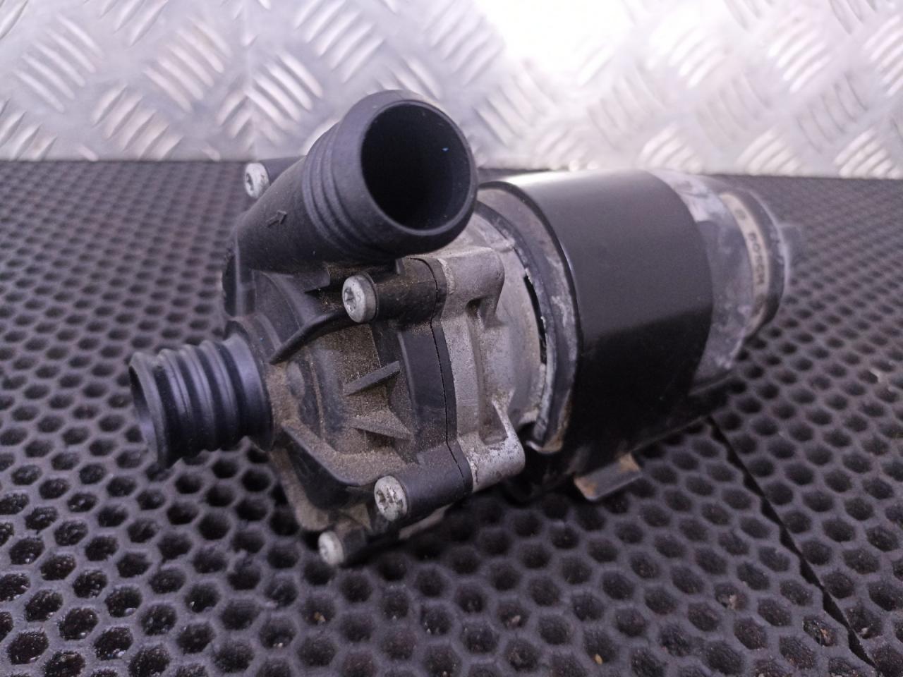 насос антифриза дополнительный Mercedes-Benz GLE W166 2017, A0005000386 - фото №1