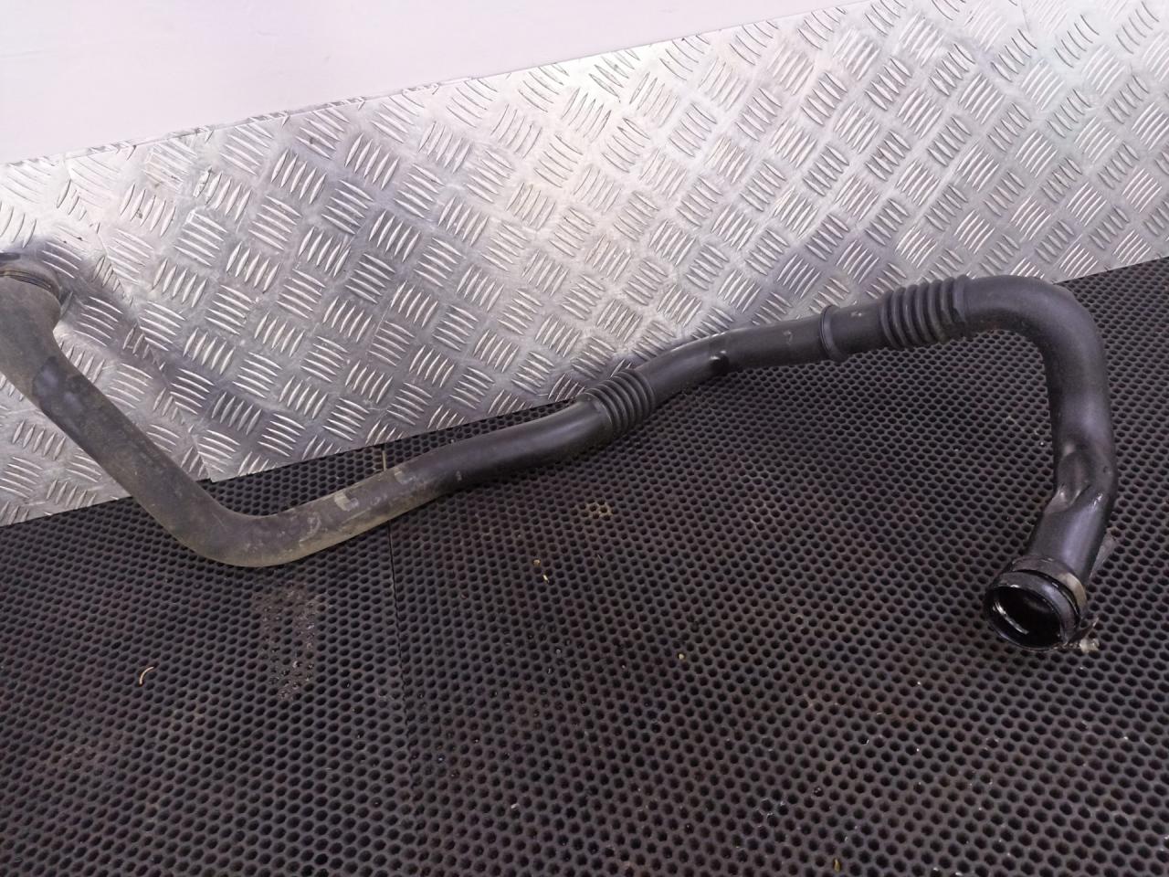 патрубок интеркулера Renault Logan 1 поколение 2006, 8200469423 - фото №1