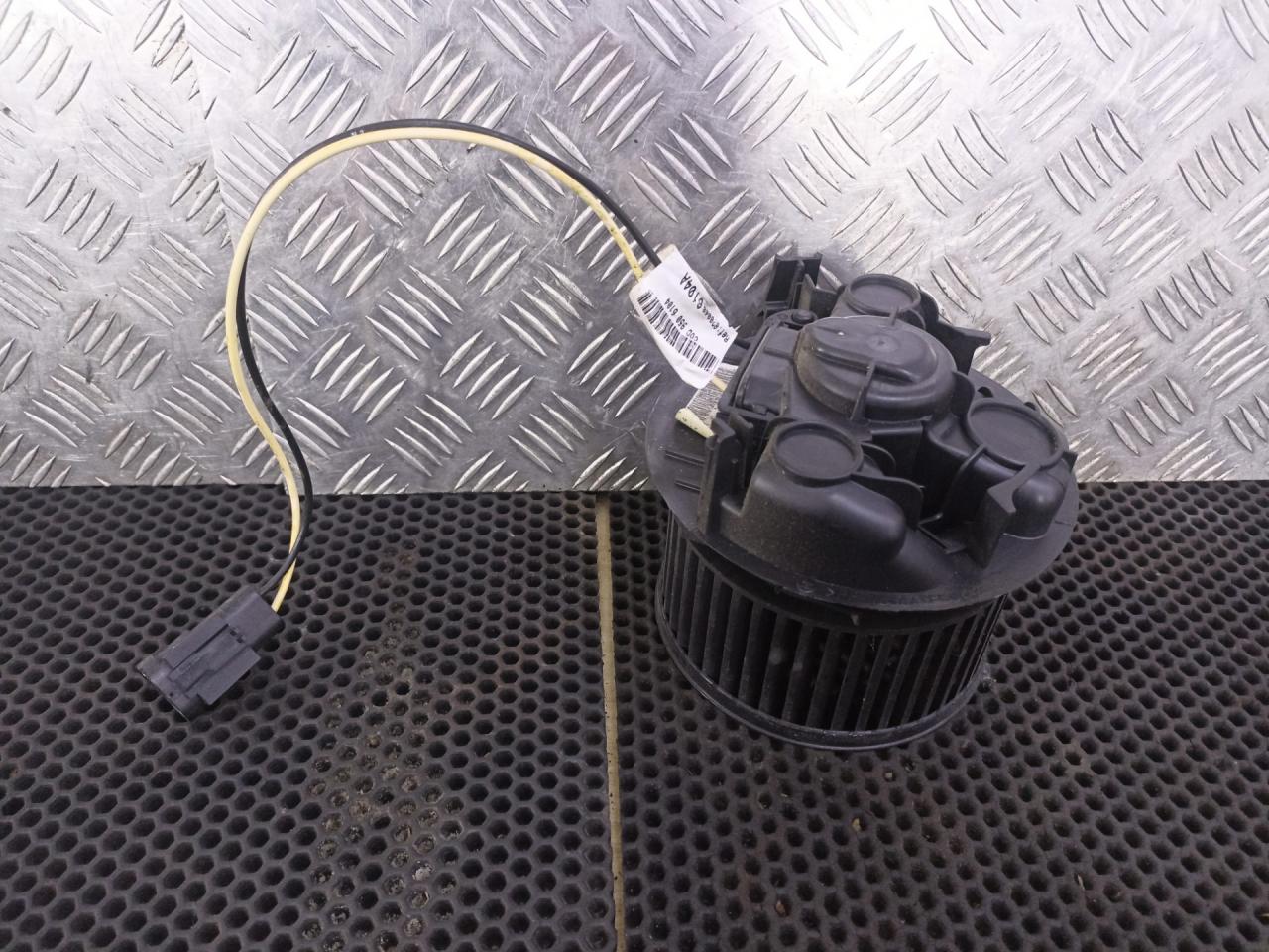 моторчик печки Renault Logan 1 поколение 2009, 8200486104 - фото №1