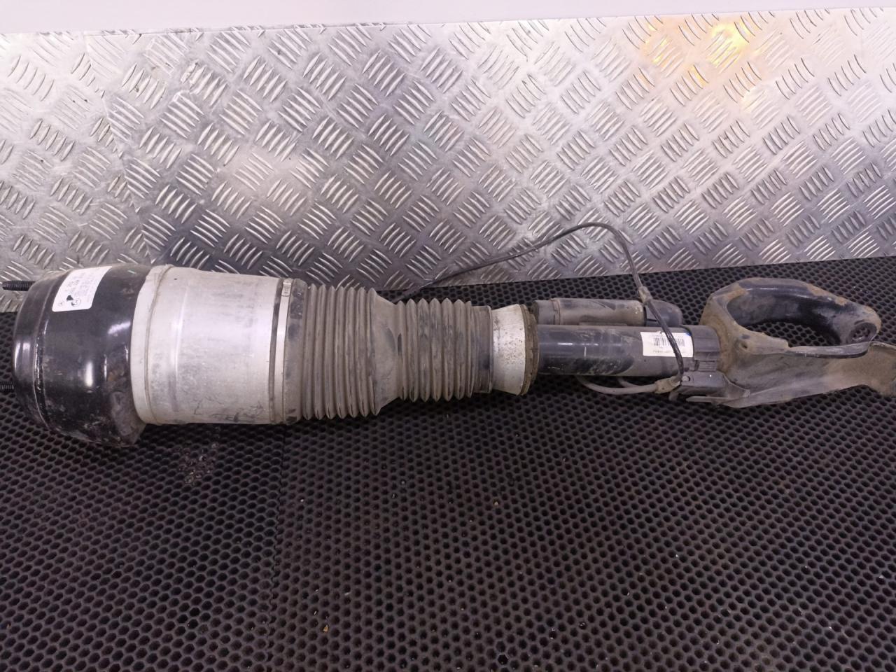 пневмостойка передняя Mercedes-Benz GLE W166 2018, A2923202100 - фото №1