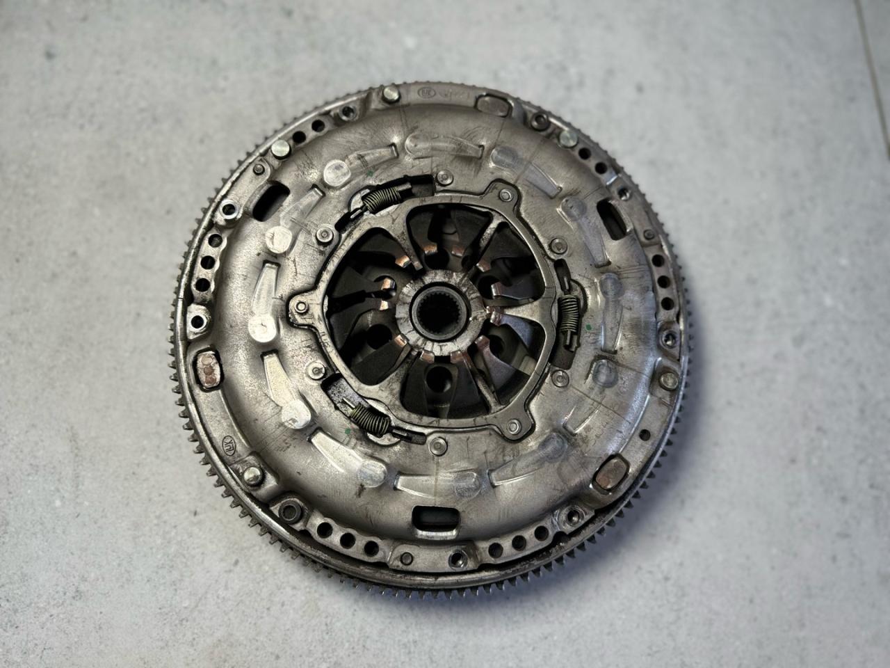 комплект сцепления Volkswagen Transporter T5 2009, 1.9 л., 600016900 - фото №1