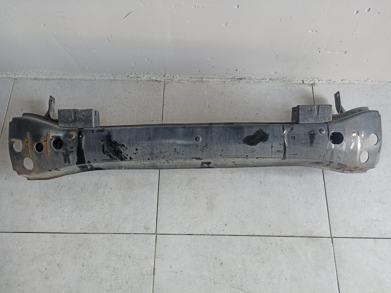 усилитель бампера переднего Volkswagen Transporter T5 2009, 7E0807109B - фото №1