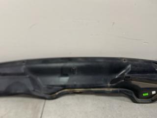 уплотнитель жабо Opel Astra J [рестайлинг] (2011 - 2015), 13271940