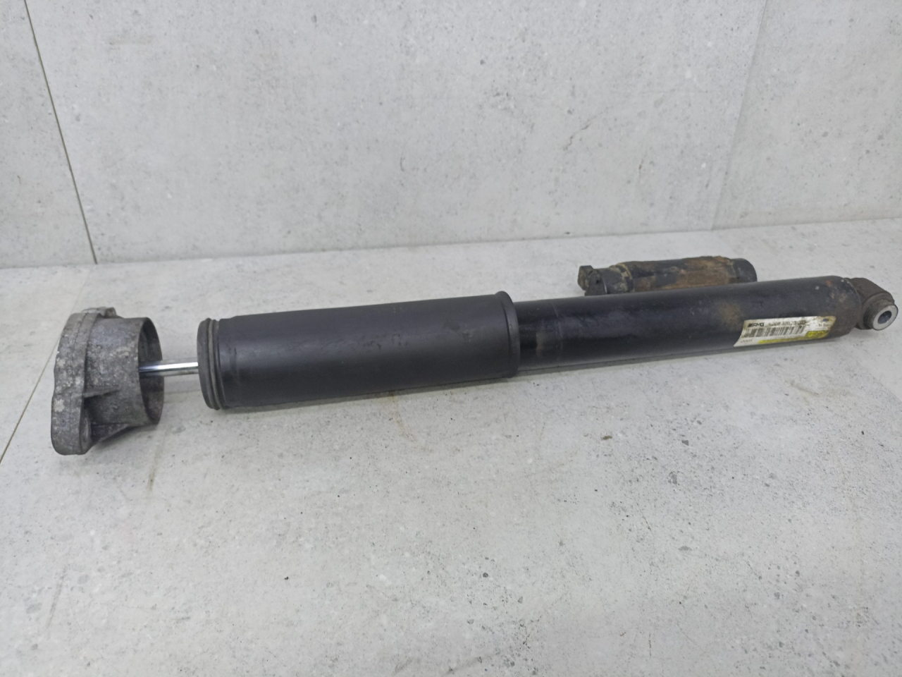 амортизатор задний Mercedes-Benz C-Класс W205/S205/C205 (2014 - 2018), A2053202300 - фото №1