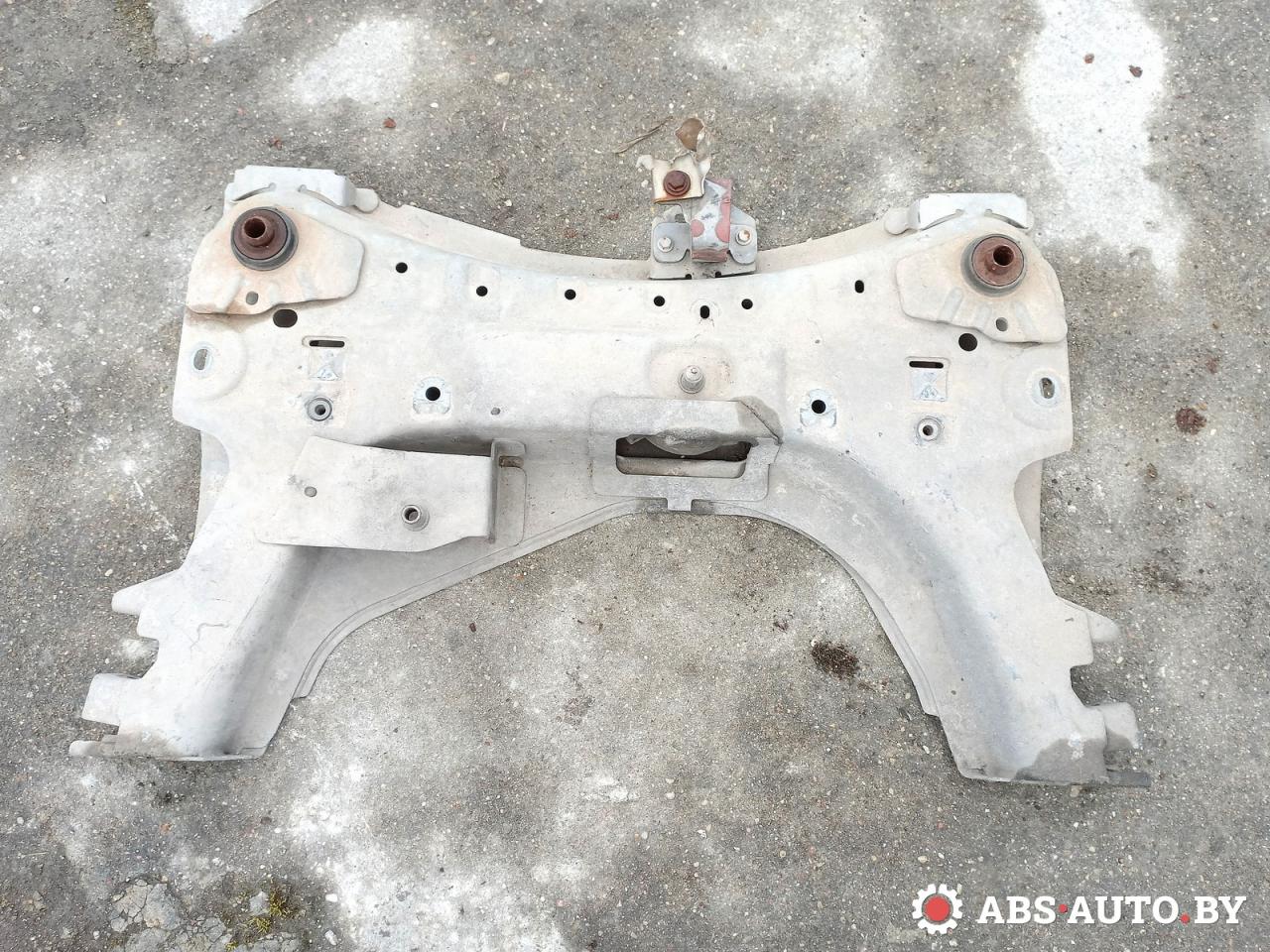 балка подвески передняя (подрамник) Renault Scenic 2 поколение 2006, 8200181920 - фото №1