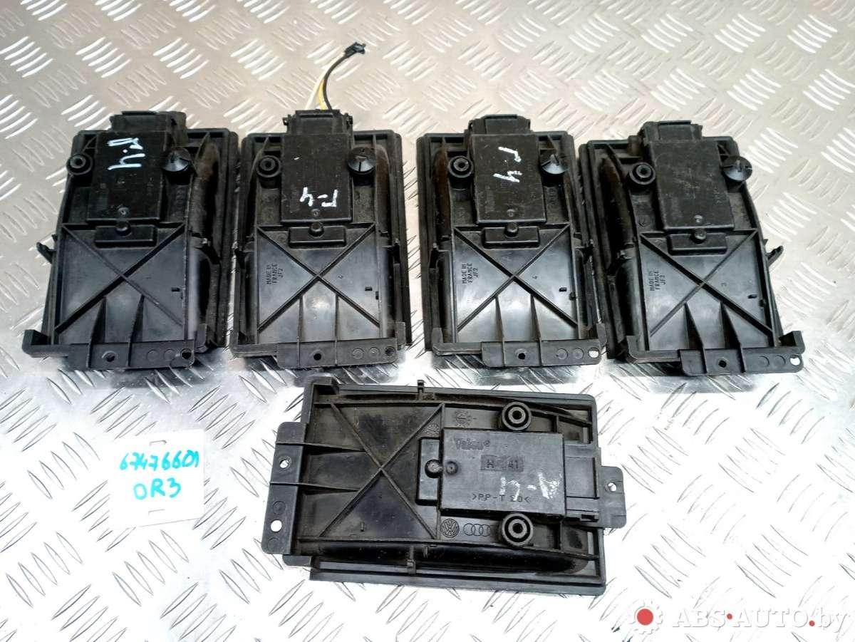 сопротивление печки Volkswagen Golf 4 поколение 2000 - фото №1