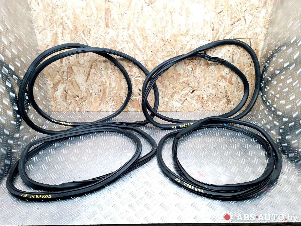 уплотнитель двери Opel Mokka 1 поколение 2015, 1.6 л., B 16 XER, бензин, МКПП - фото №1