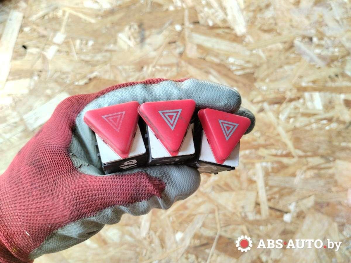 кнопка аварийной сигнализации Volkswagen Transporter T5 2005, 6Y0953235 - фото №1