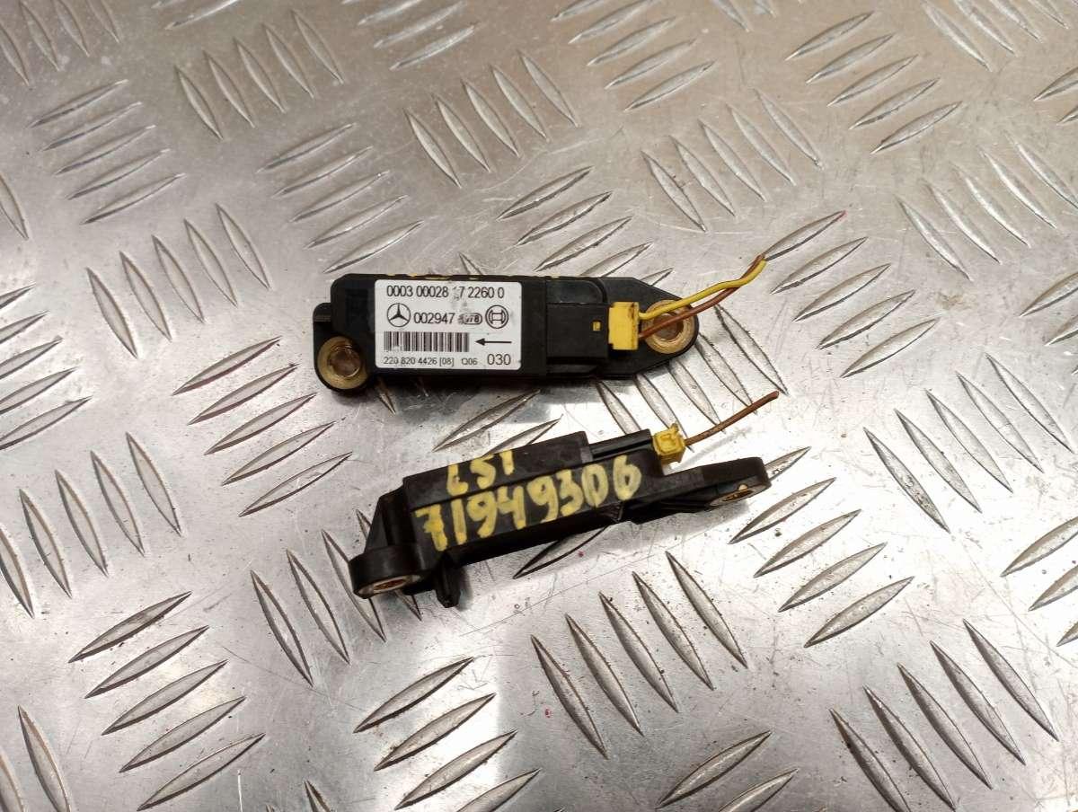 датчик удара Mercedes-Benz S-Класс W220 2002, 3.2 л., дизель, АКПП, седан, 2208204426 - фото №1