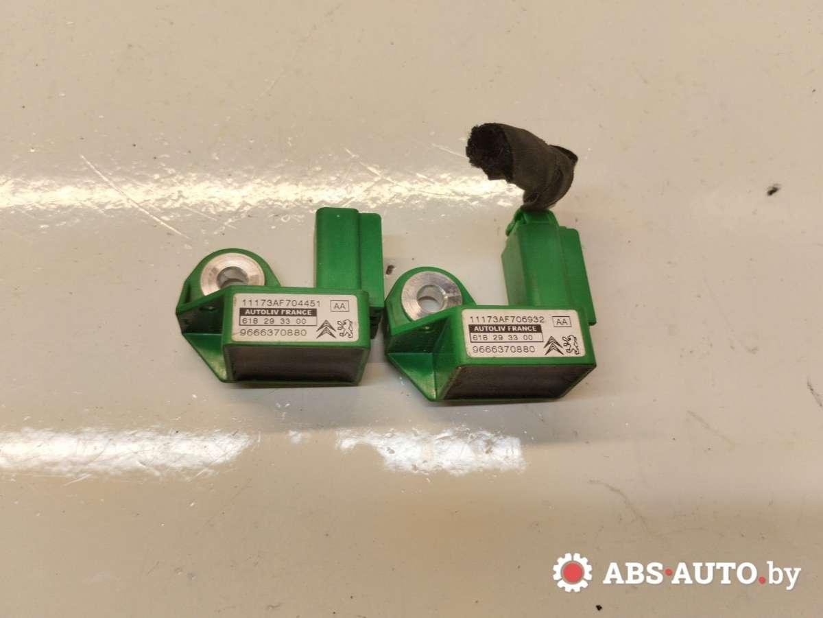 датчик удара Citroen C5 2 поколение 2011, 1.6 л., дизель, АКПП, универсал, 9666370880, 618293300 - фото №1