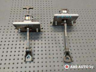 ограничитель открывания двери Peugeot 308 T7 2008, 1.4 л., бензин, МКПП, хетчбэк 5 дв.