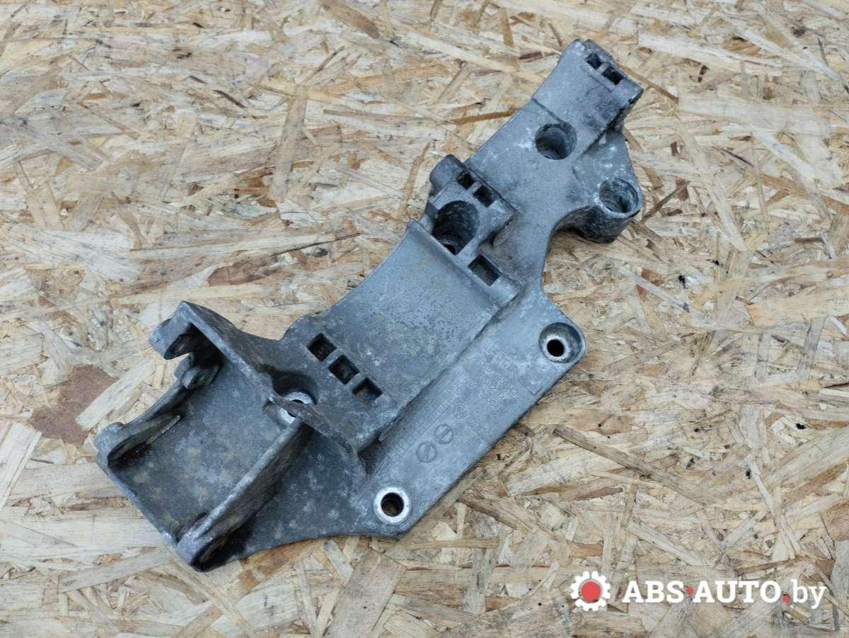 кронштейн генератора Volkswagen Golf 4 поколение 2004, 1.9 л., TDi, дизель, 045903143C - фото №1