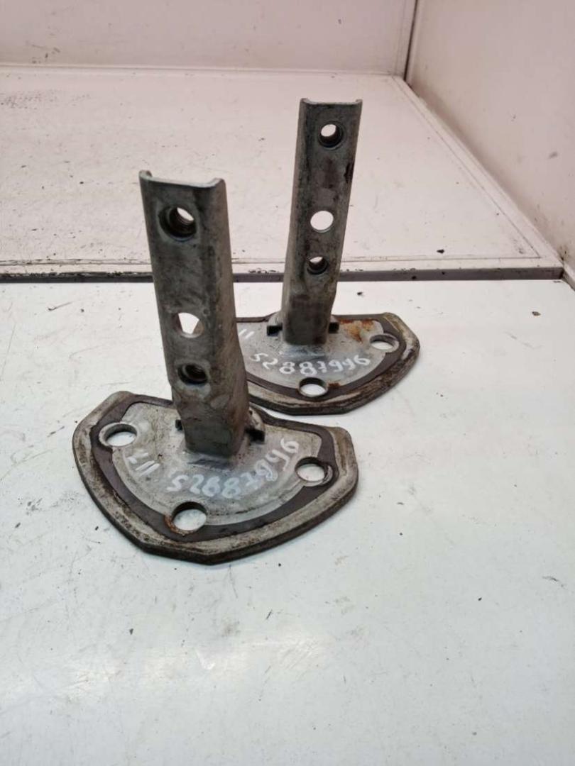 кронштейн (крепление) Renault Laguna 2 поколение 2004, 1.8 л., бензин, МКПП, хетчбэк 5 дв. - фото №1