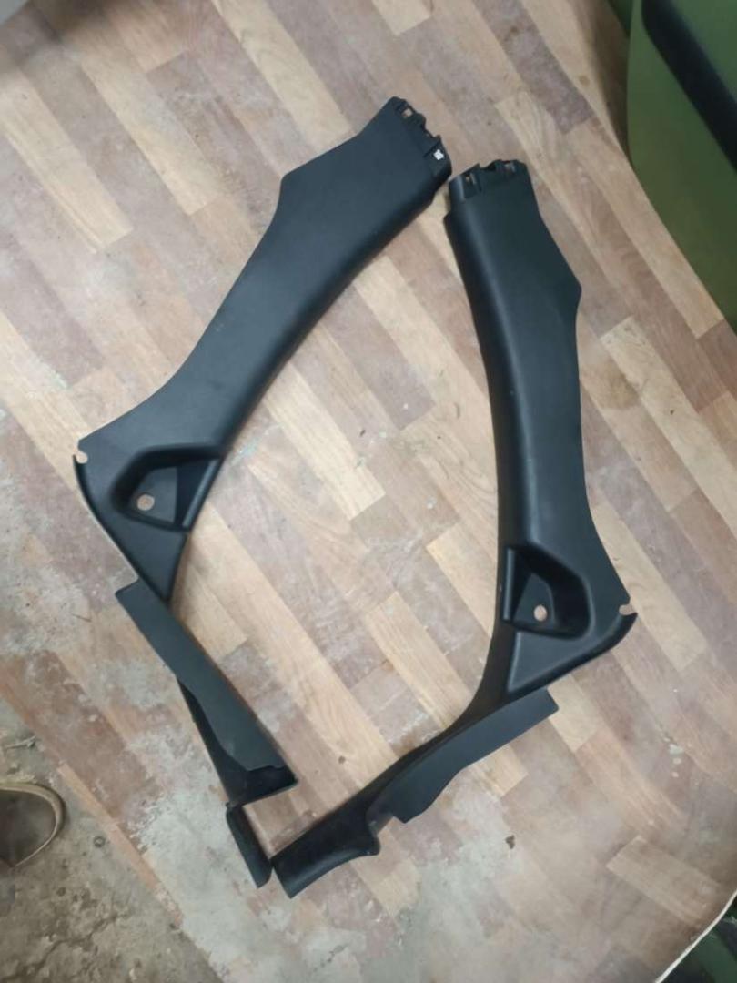 обшивка стойки Peugeot 308 T7 2010, 1.6 л., EP6, бензин, МКПП, синий, хетчбэк 5 дв., 9656763280 - фото №1