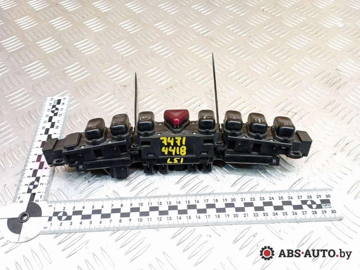 кнопка (выключатель) Mercedes-Benz S-Класс W220 2002, 3.2 л., дизель, АКПП, седан, 2208215851 - фото №1