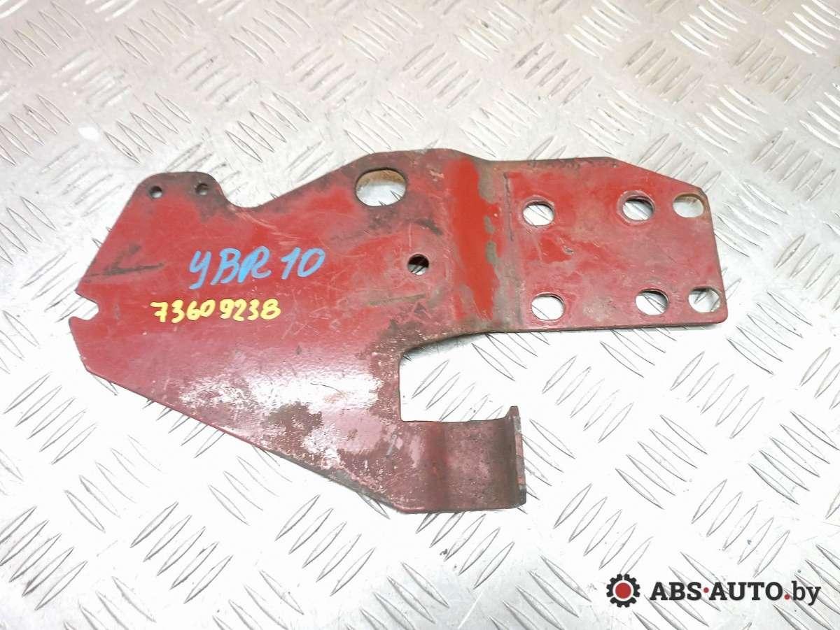 кронштейн радиатора IVECO Daily 3 поколение 2001, 2.8 л., 8140.43B, дизель, МКПП, 35s11, микроавтобус - фото №1