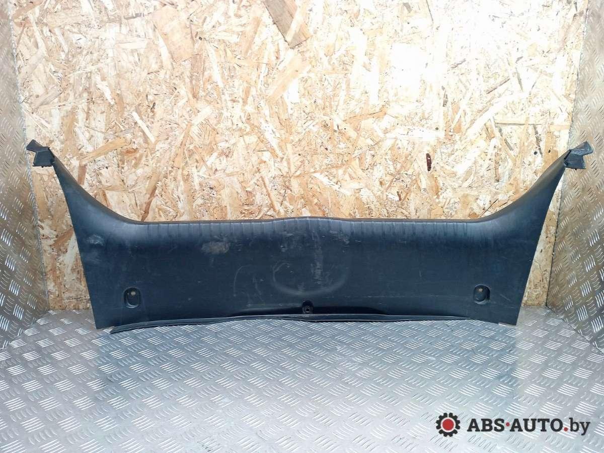 пластик Peugeot 308 T7 2010, 1.6 л., 9HY (DV6TED4), дизель, МКПП, черный, хетчбэк 5 дв., 9681642777 - фото №1