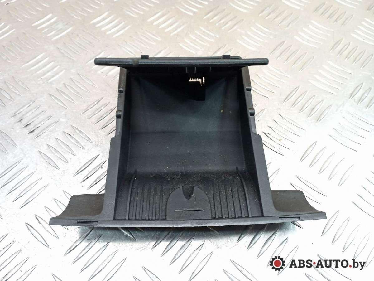 пепельница Peugeot 308 T7 2010, 1.6 л., 9HY (DV6TED4), дизель, МКПП, черный, хетчбэк 5 дв., 9658691077, 1005208 - фото №1