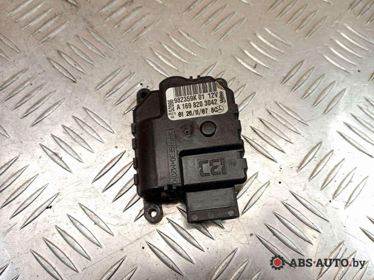 моторчик заслонки печки Mercedes-Benz B-Класс W245 2008, 2.0 л., OM 640.941, дизель, АКПП, A1698203042, 982359K - фото №1