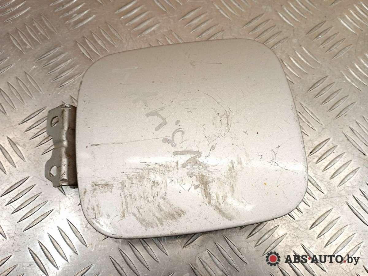 лючок топливного бака Mitsubishi Carisma 1 поколение 1998 - фото №1