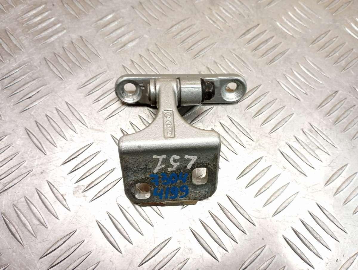 петля двери Mercedes-Benz S-Класс W220 2002, 3.2 л., дизель, АКПП, седан - фото №1