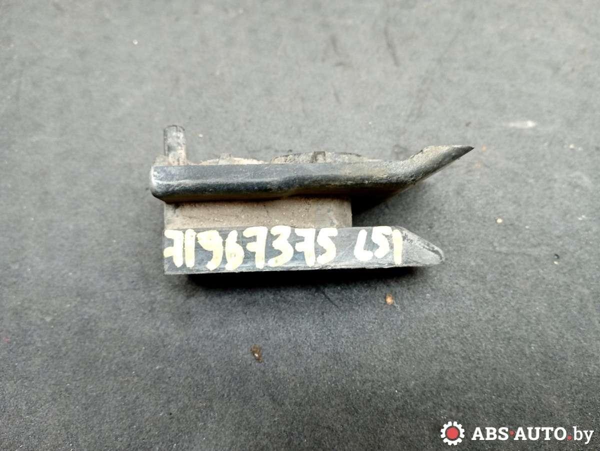 Крепление бампера переднего Mercedes-Benz S-Класс W220 2002, 3.2 л., дизель, АКПП, седан, 2208800030 - фото №1