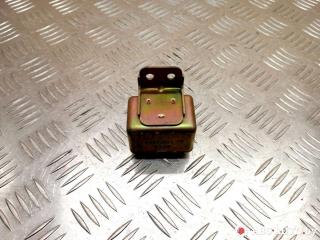 реле бензонасоса Mitsubishi Galant 7 поколение 1995, E8T00177