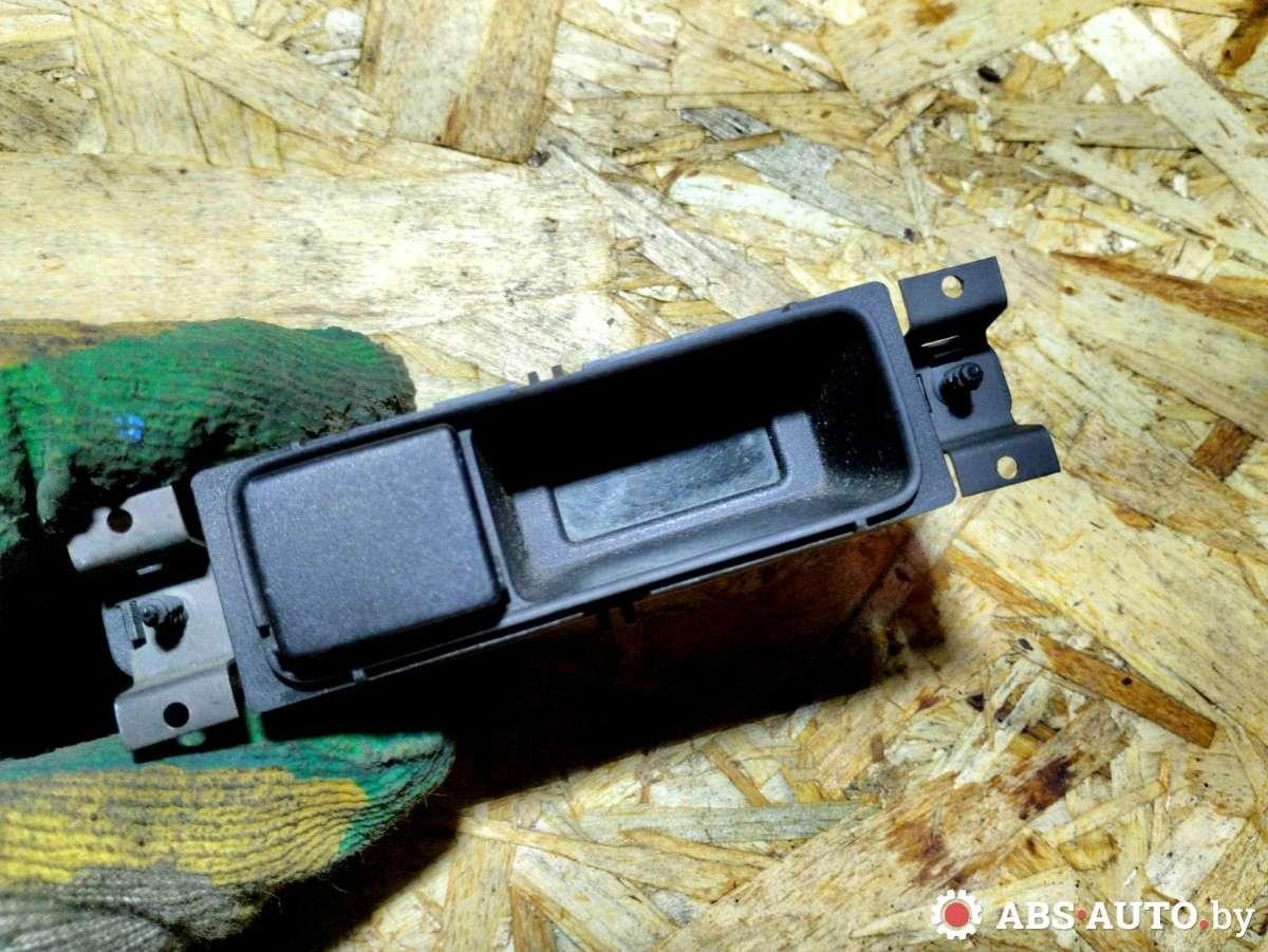 часы Rover 200 Series 2 поколение 1999, YFB10008 - фото №1