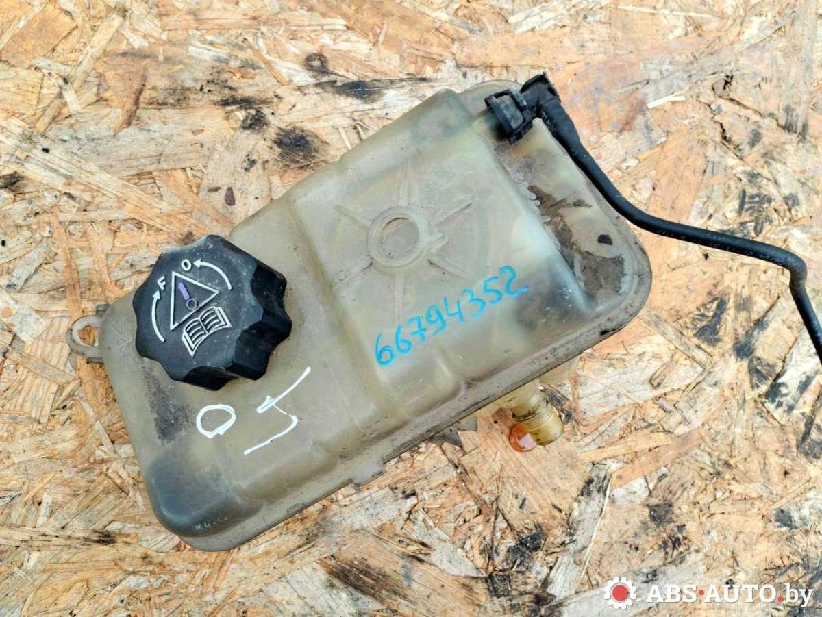 бачок расширительный Citroen C5 1 поколение 2004, 1.6 л., дизель, МКПП, хетчбэк 5 дв., 913A1, 914A1 - фото №1