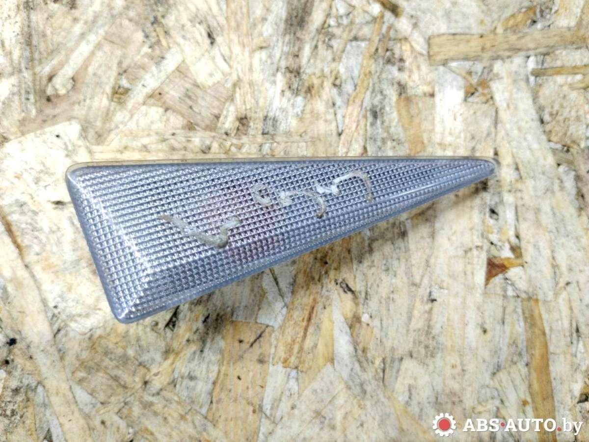 повторитель поворота на крыле левый Renault Grand Scenic 2 поколение 2006, 1.9 л., дизель, МКПП, минивэн, 8200027150, 0215100 - фото №1