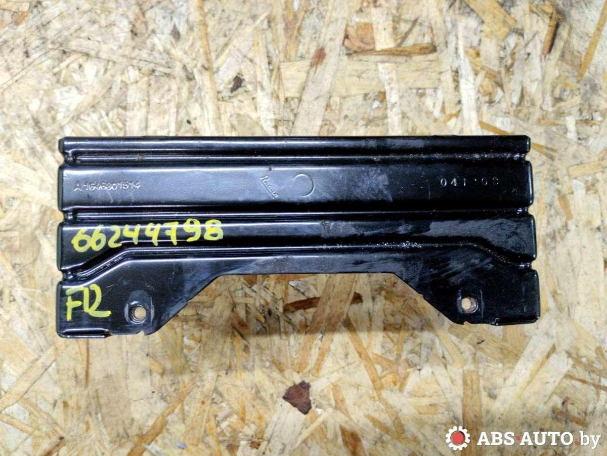 кронштейн (крепление) Mercedes-Benz M-Класс W164 2008, 3.0 л., OM642 DE30LA, дизель, АКПП, хетчбэк 5 дв., A1646801514, 1646801514 - фото №1