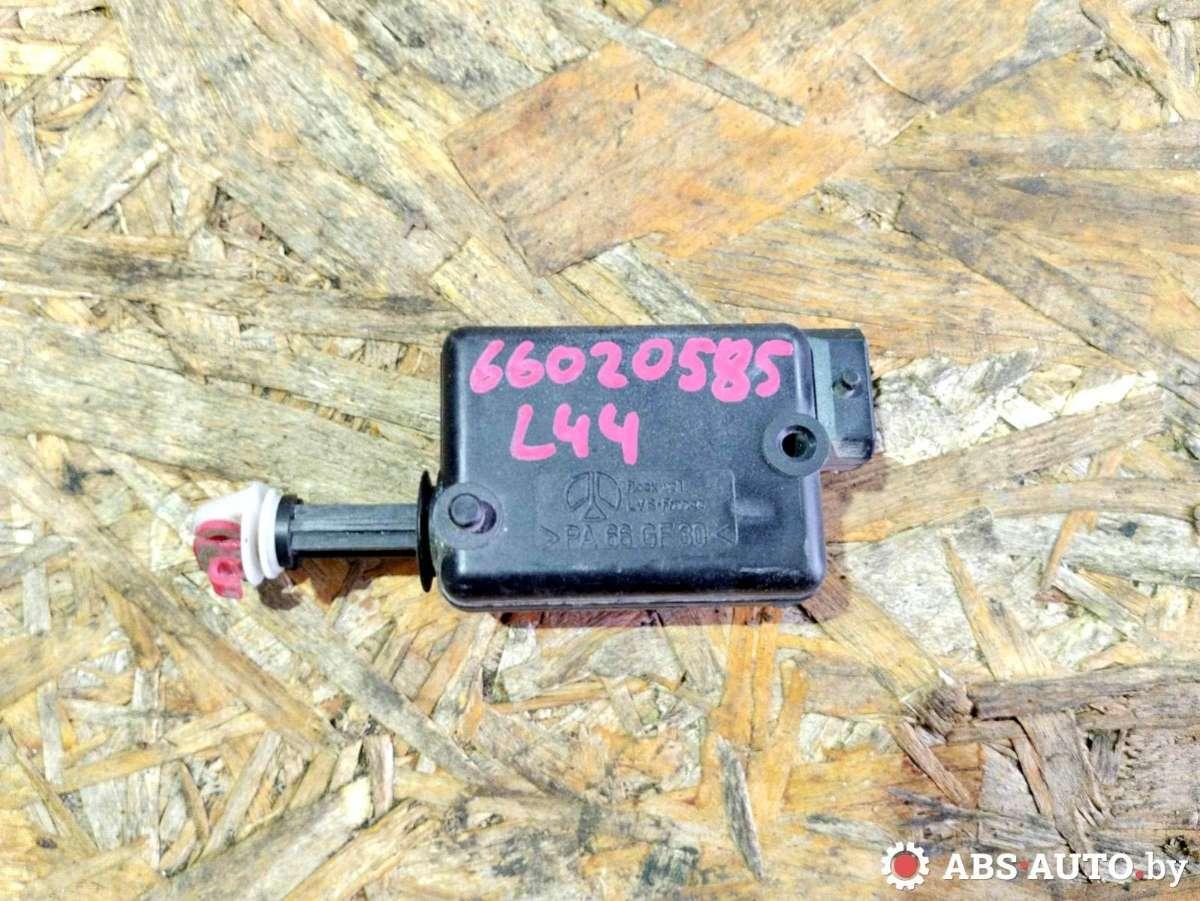 активатор замка багажника Renault Scenic 1 поколение 1998, 2.0 л., бензин, МКПП, минивэн - фото №1