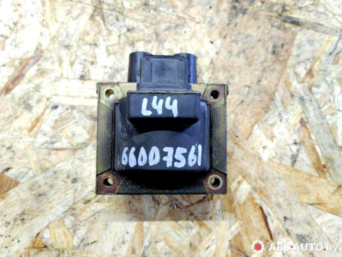 катушка зажигания Renault Scenic 1 поколение 1998, 2.0 л., бензин, МКПП, минивэн, 7700107269, BAE801EK, 77008500999, 107269, 0040100315, ZS315, 0986221033, 880051, GCK0327TN, BAE800EK, BAEQ051, CE33, CZ0051A, CZ0051B, SE028915000B, 245138, 201N10349Z - фото №1