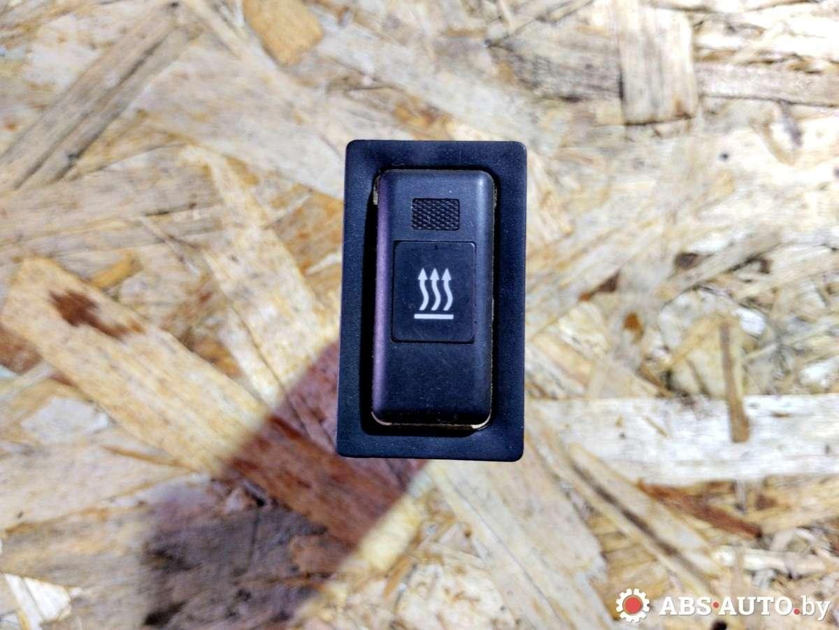кнопка обогрева заднего стекла Toyota Avensis 2 поколение (T250) 2004, 153337, R153337, 153261, R153261 - фото №1