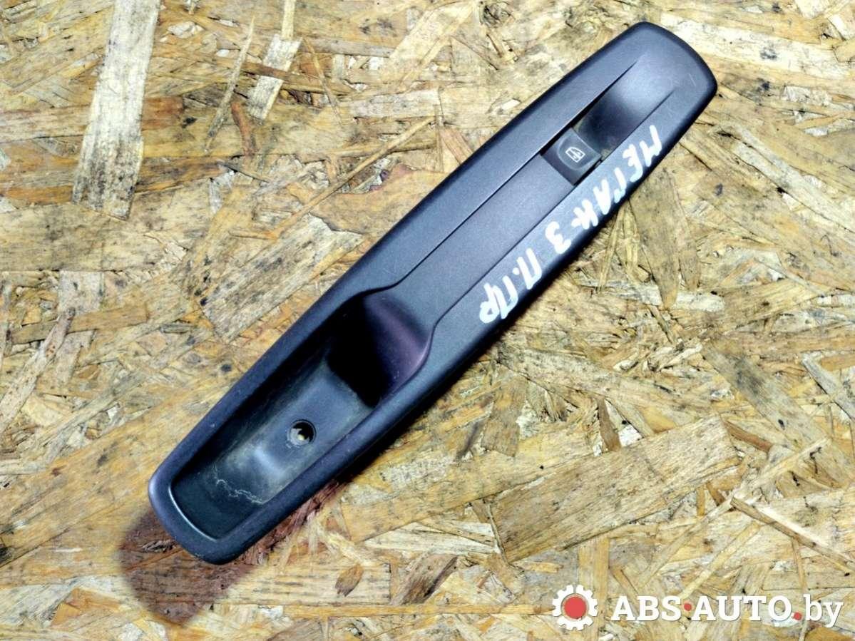 кнопка стеклоподъемника двери Renault Megane 3 поколение 2011 - фото №1