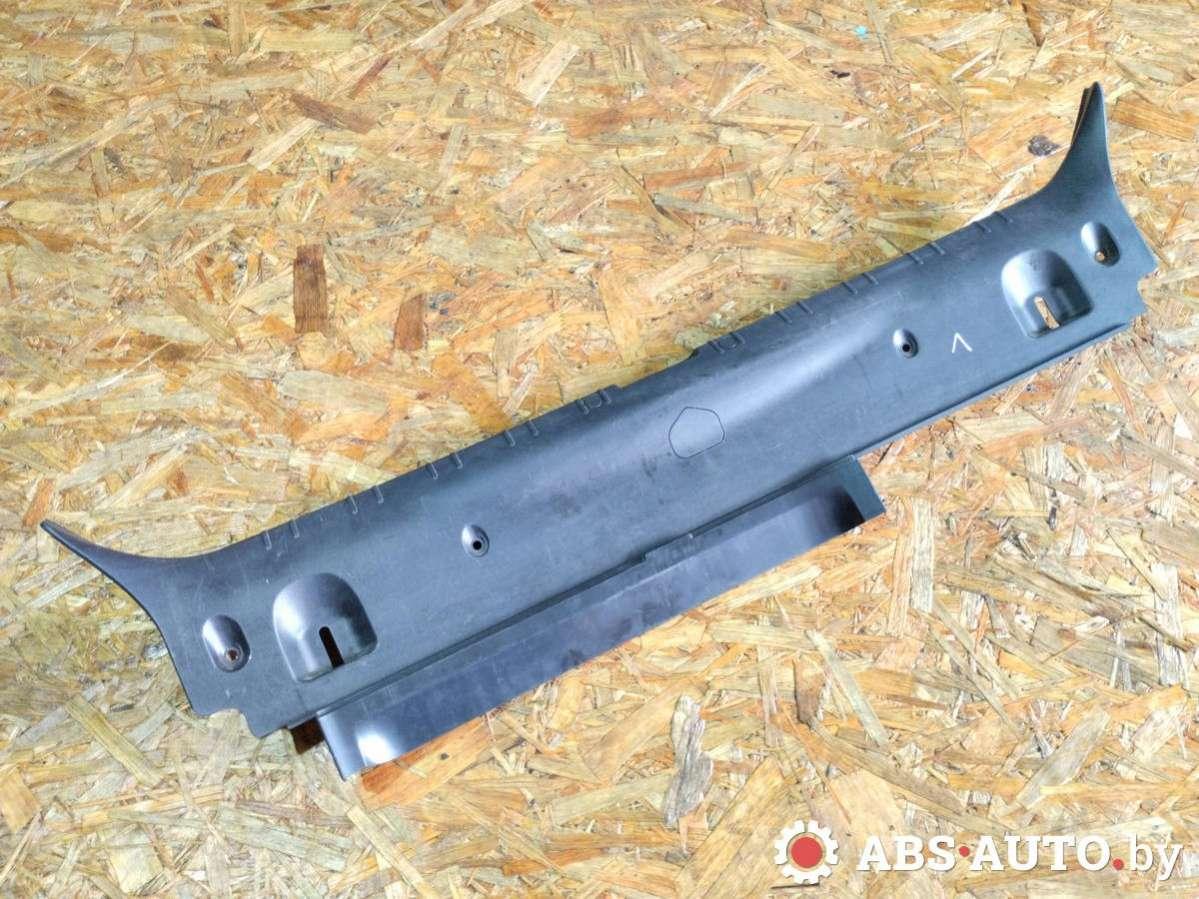 накладка внутренняя на заднюю панель кузова BMW 7 серия E65/E66/E67 2004, 4.4 л., бензин, АКПП, седан, 51478223560 - фото №1