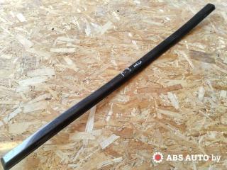 молдинг двери передней правой Volkswagen Golf 3 поколение 1997, 1H3853516