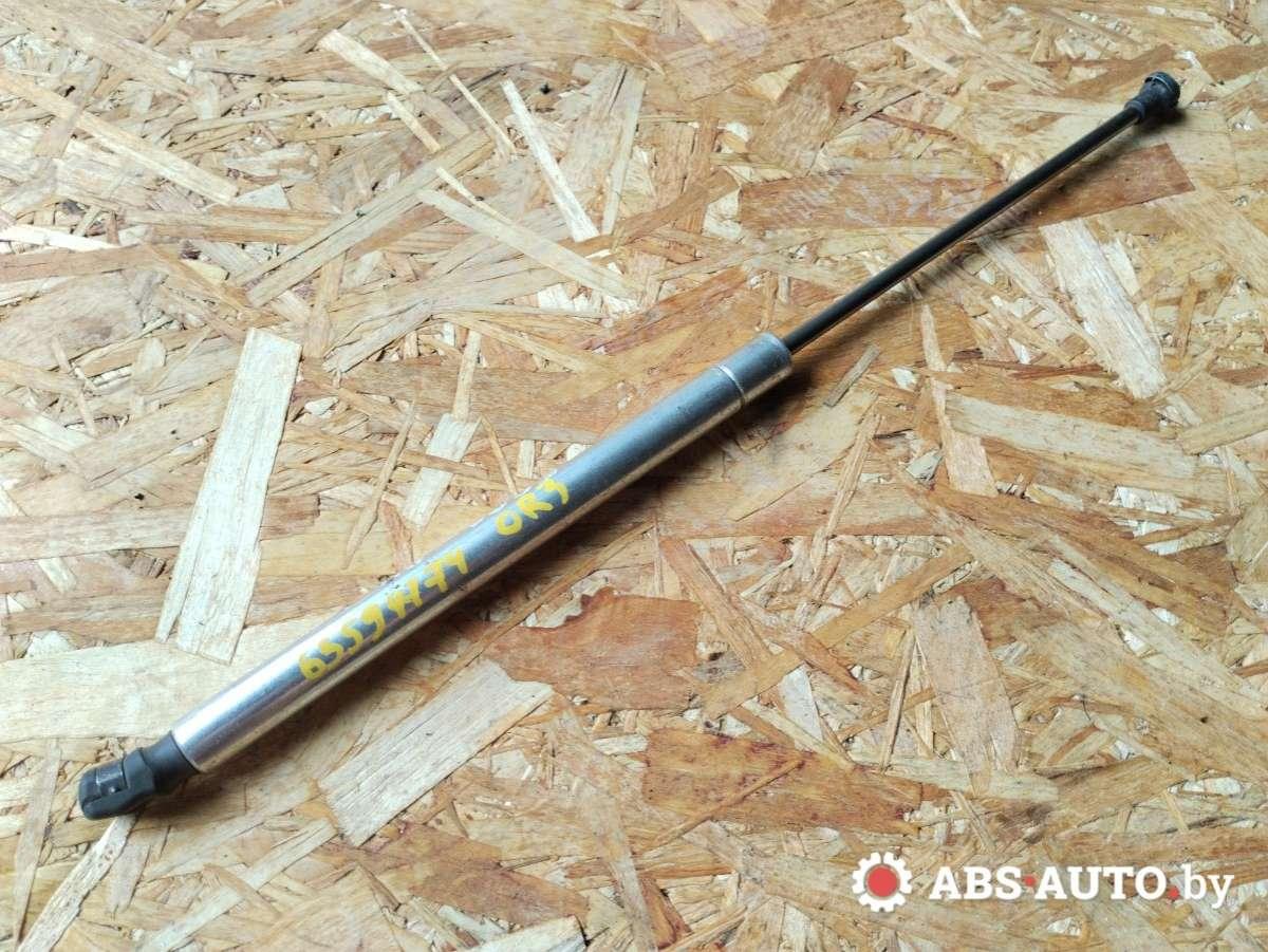 амортизатор крышки багажника (3-5 двери) Volkswagen Bora 1 поколение 2004, хетчбэк 5 дв., 1J6827550C - фото №1