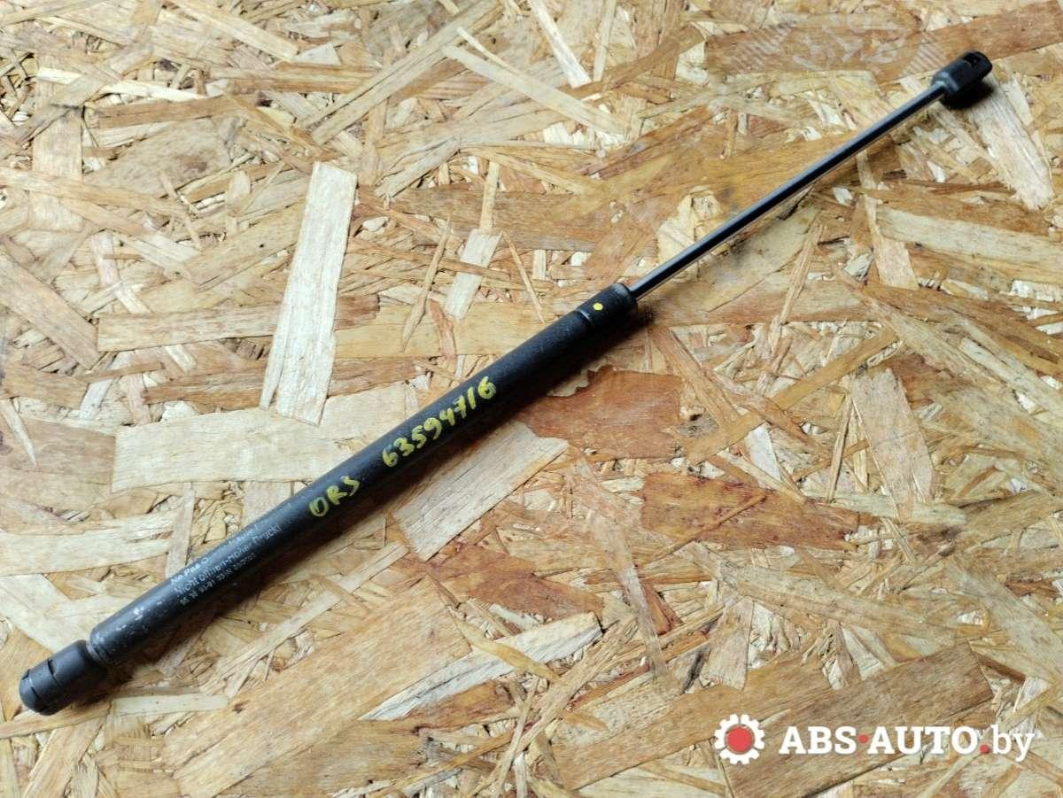 амортизатор крышки багажника (3-5 двери) Volkswagen Golf 3 поколение 1998, хетчбэк 5 дв., 95389591 - фото №1