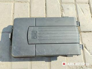 крышка аккумулятора Volkswagen Golf 5 поколение 2004, 1K0915443A