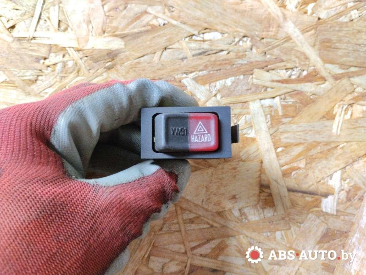 кнопка аварийной сигнализации Volkswagen Golf 2 поколение 1991, MR79DOT, SAEQC77 - фото №1