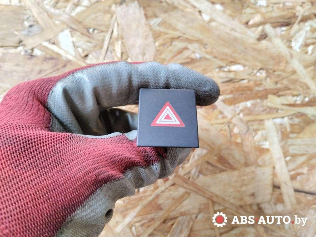 кнопка аварийной сигнализации Skoda Fabia 2 поколение (5J) 2009, 5J0953235 - фото №1