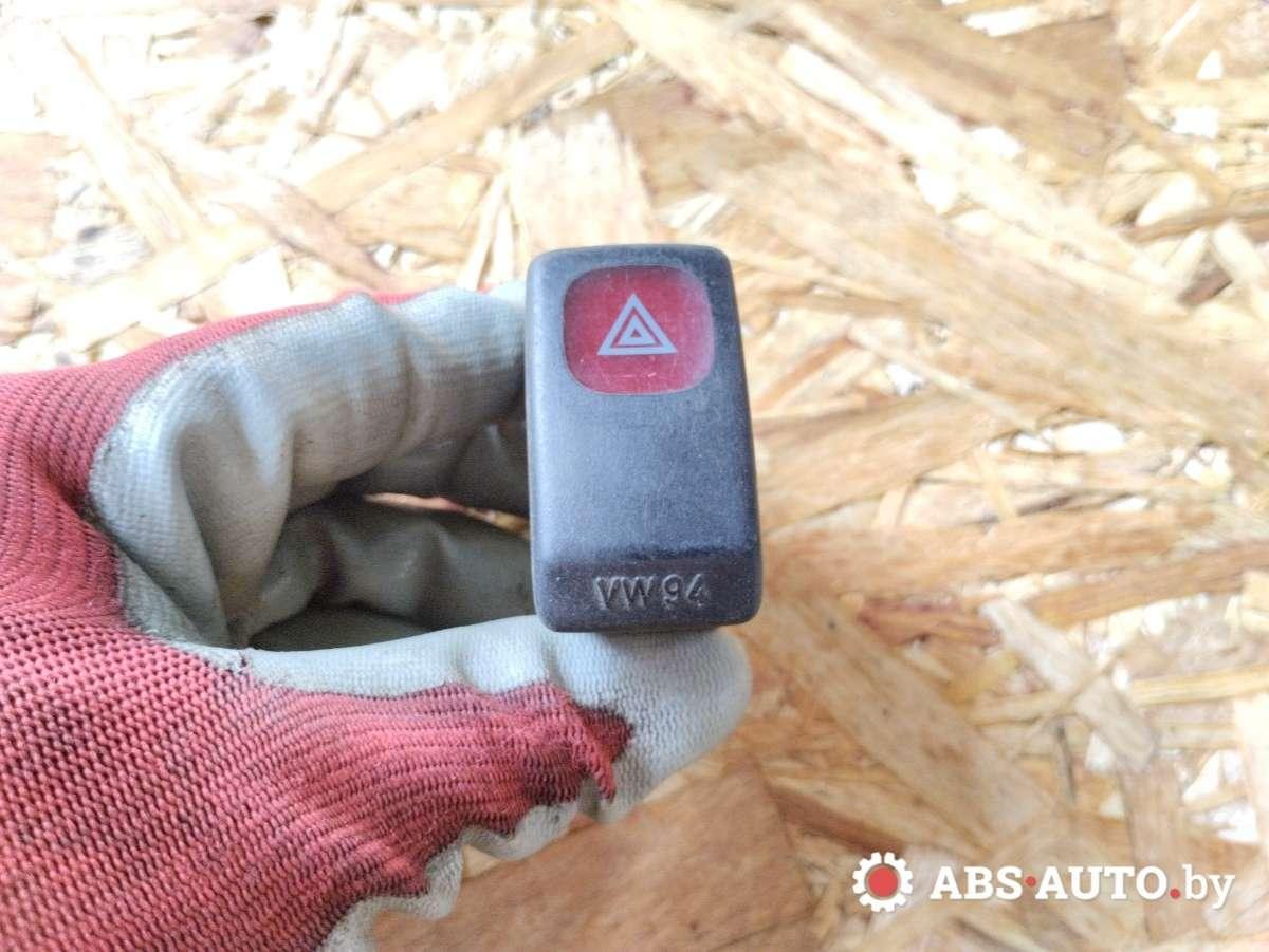 кнопка аварийной сигнализации Volkswagen Golf 2 поколение 1991, SAEQC82, MR83DOT - фото №1