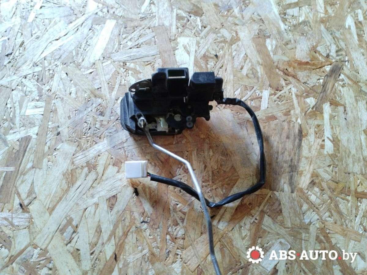 замок двери передней правой Mazda Xedos 6 1 поколение 1998, 1528007150 - фото №1